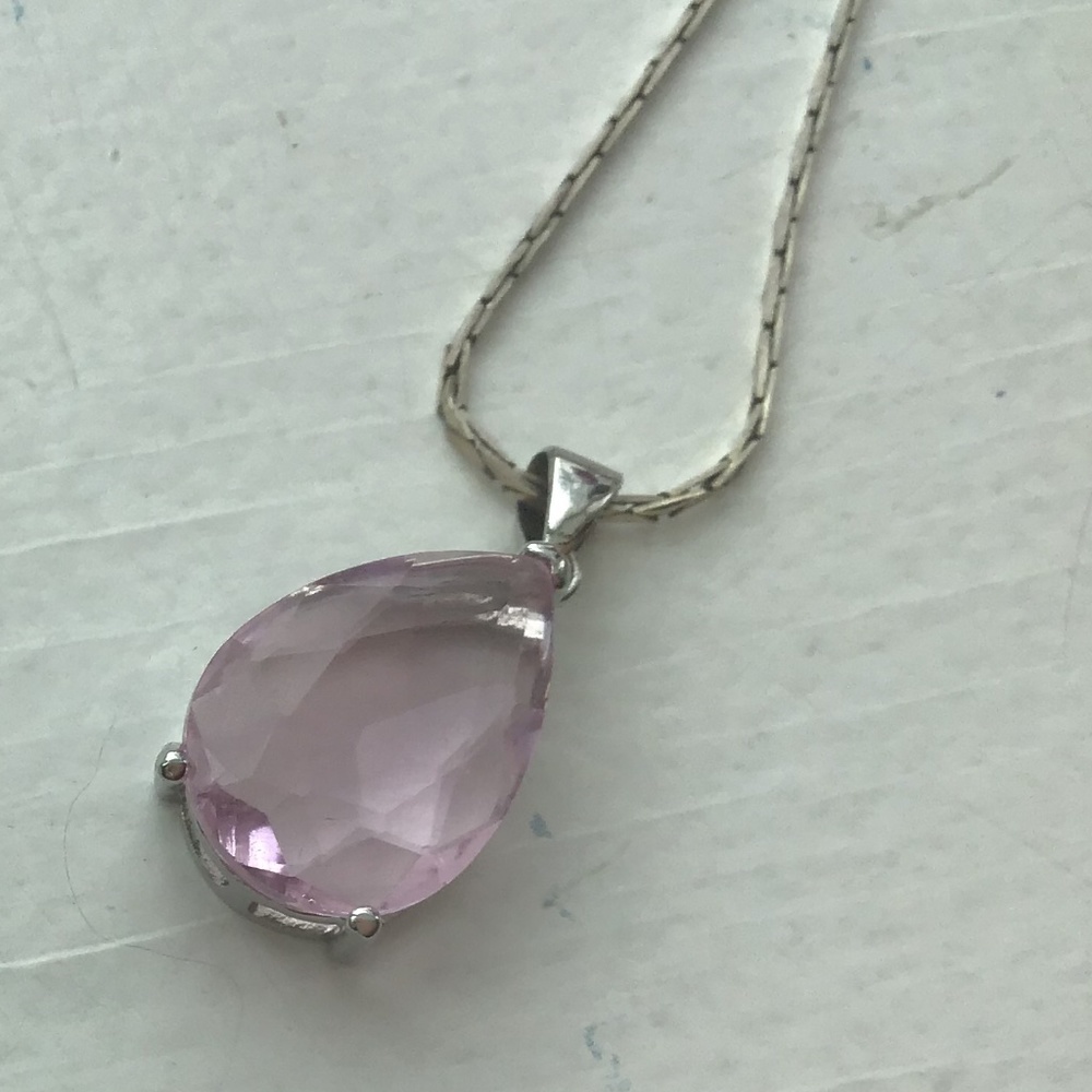 NWOT silver pendant pink crystal